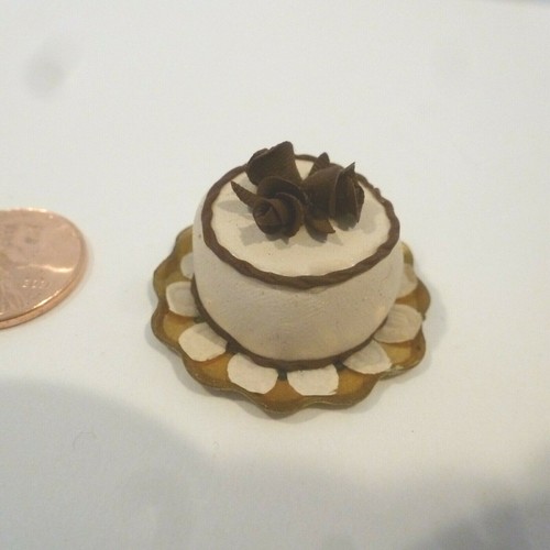 Dollhouse miniature cake - miniature,